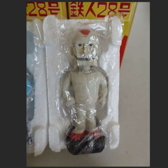 NEW VINTAGE RUN’A JAPAN TETSUJIN 28 GIGANTOR FULL FACE MINI BOBBLE HEAD FIGURE C - Picture 4 of 16